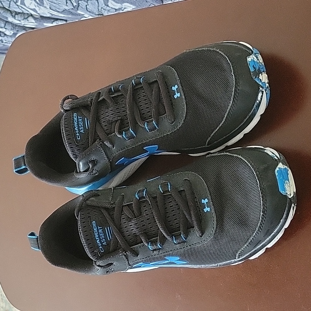Men's Under Armour Charged Assert Sneakers